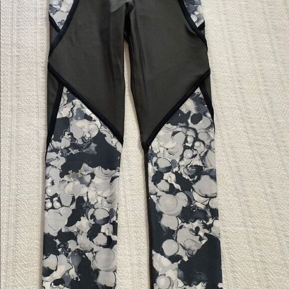 UNDER ARMOUR Women's Small HeatGear Compression High Waisted Capri Leggings - Picture 2 of 8